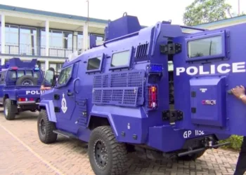 A/R: Police beef up security with 1,000 officers for Christmas festivities
