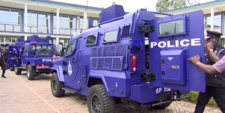 A/R: Police beef up security with 1,000 officers for Christmas festivities