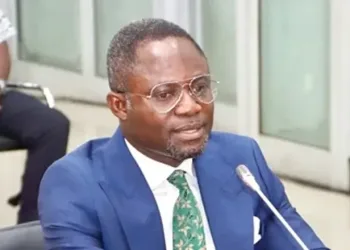 Health Minister implements name tag policy for health professionals