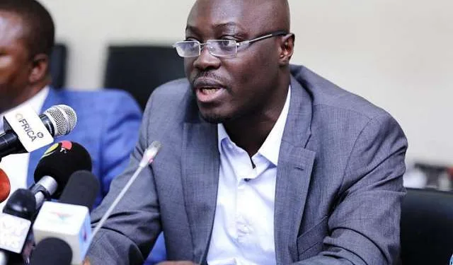 Finance Minister decries tax evasion by articulated trucks as organised crime