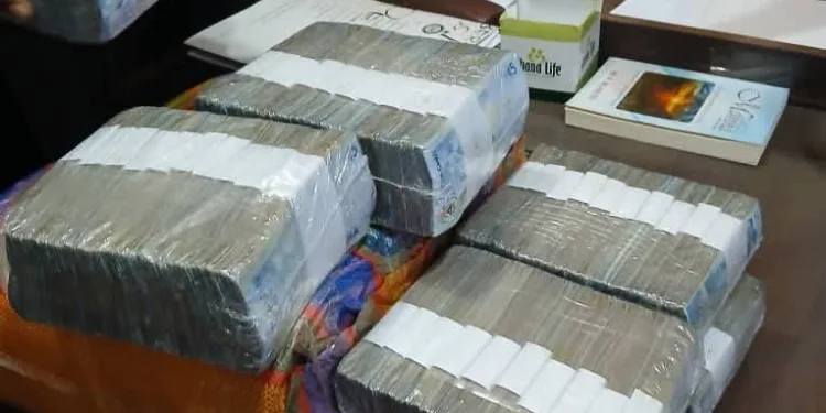 Police return businessman’s GH¢85k missing cash to him at Ashtown