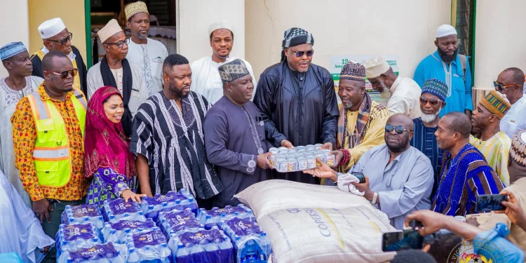 Vice President supports Ramadan with donation of essential items