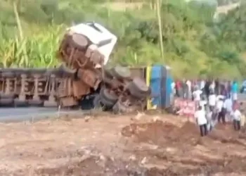 Adukrom: Truck transporting food supplies to SHSs in parts of Eastern Region involved in accident