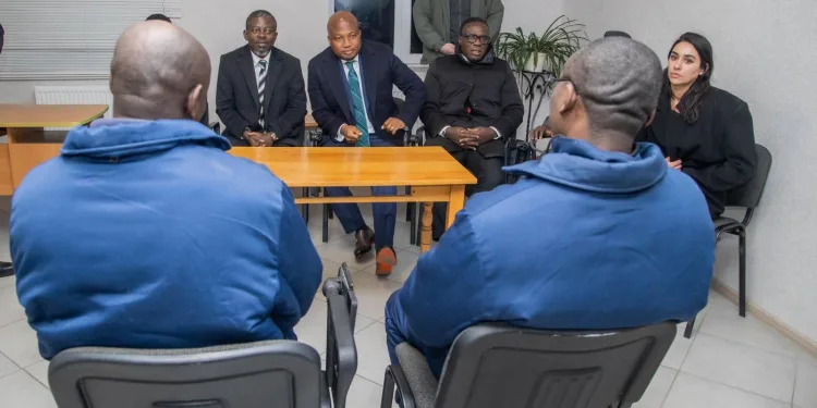 Foreign Minister visits detained Ghanaian nationals caught in Russia-Ukraine war