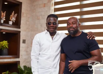McDan praises Stonebwoy for excellence and professionalism