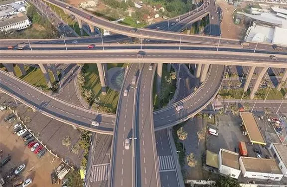 Drivers, pedestrians kick against gov’t decision to scale down Suame Interchange project