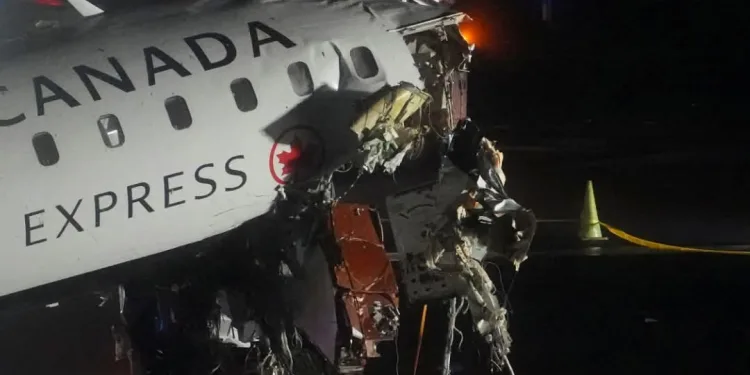 Two pilots die in Air Canada Express plane crash at LaGuardia Airport
