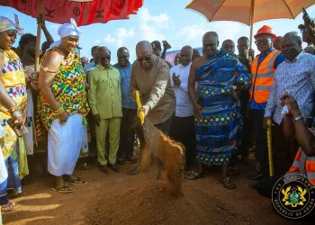 President Mahama cuts sod for 24-hour market project in Dormaa
