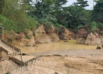 Two confirmed dead, one in critical condition after galamsey pit collapsed at Assin Dansame