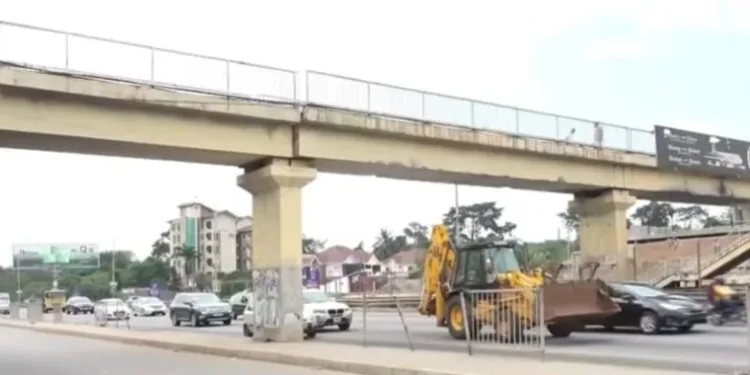 Emergency repairs begin on Dzorwulu footbridge after truck collision