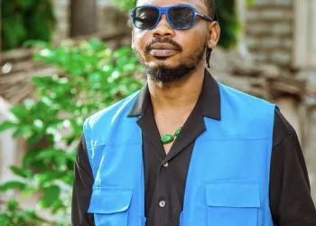 Dav Dee teams up with Ras Kuuku for inspirational new single ‘We jack up’