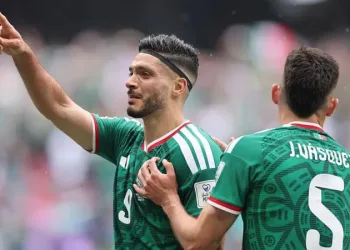 Mexico beat South Africa in World Cup opener