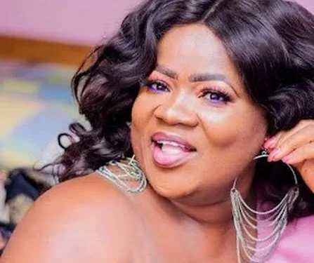 Mercy Asiedu pledges GH¢50K towards kidney surgery of veteran Kumawood actor
