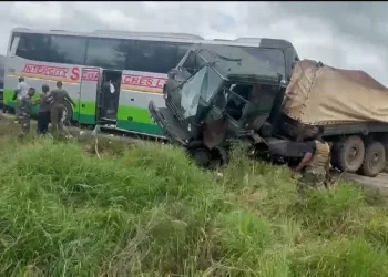 Military officers deployed to Bawku involved in road crash at Nkenkesu