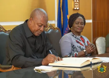 Public officials must account for every cedi they spend- Mahama