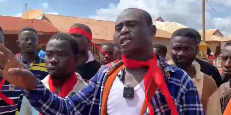 A/R: Manso Nsiana residents protest killing of 30-year-old man, demand justice